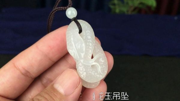 生肖蛇戴哪个属相玉佩（生肖蛇戴哪个属相玉佩最招财）