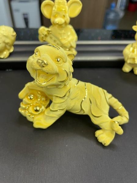 生肖摆件与属相相冲好吗（生肖摆件和属相相冲有影响吗）