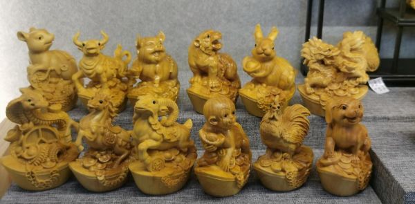 黄杨木生肖属相（黄杨木生肖属相怎么选？🎋）