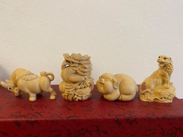生肖属相雕刻摆件（生肖属相雕刻摆件入门选购技巧）
