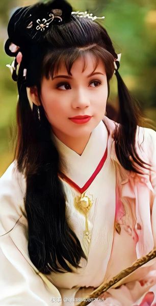 黄蓉属相是什么生肖动物（黄蓉属什么生肖动物）