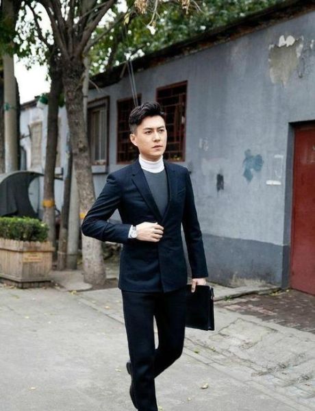 靳东属什么生肖属相（靳东的生肖属相是什么属马❓）