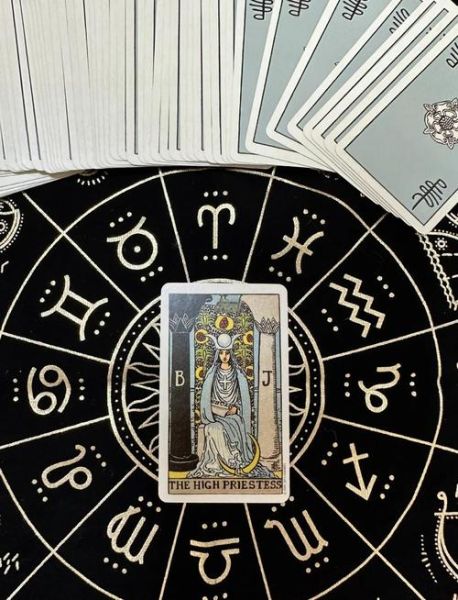 女祭司属什么生肖属相（女祭司属什么生肖属相？）