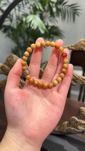 生肖属相桃木手链(生肖桃木手链怎么选才最旺运)