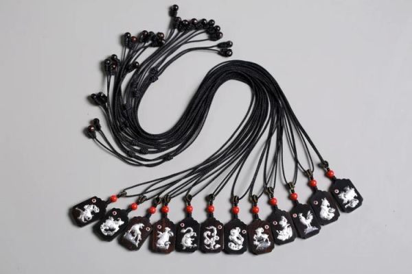 圆孔生肖属相（圆孔生肖属相代表哪个动物）