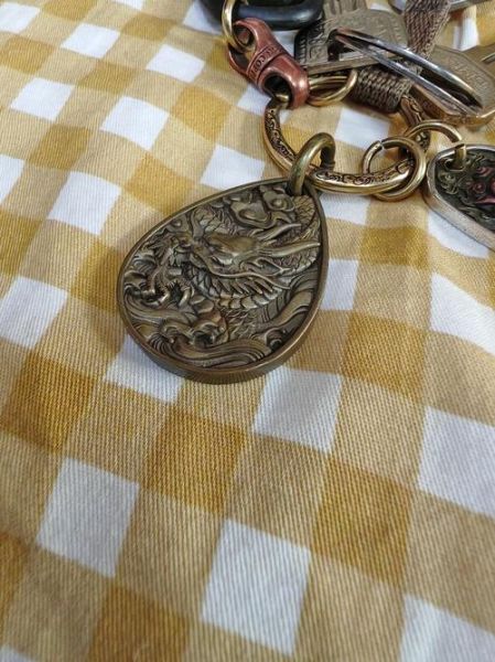 黄铜生肖属相牌（黄铜生肖属相牌怎么挑）