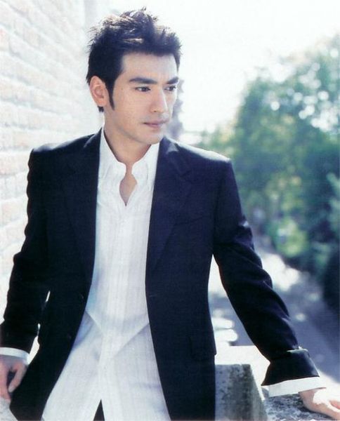 金成武属什么生肖属相（金成武属什么生肖？小白一看秒懂）