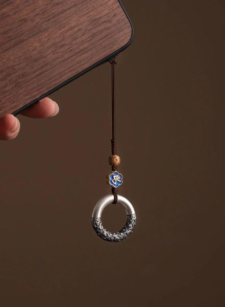 生肖属相手机挂件（生肖属相手机挂件如何选？新手避坑指南）