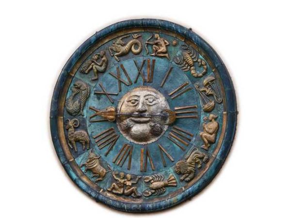 生肖鼠佩戴什么属相（生肖鼠佩戴什么属相最旺）