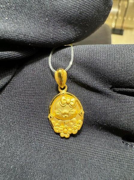 黄金生肖属相蛇（黄金生肖蛇吊坠适合戴吗）