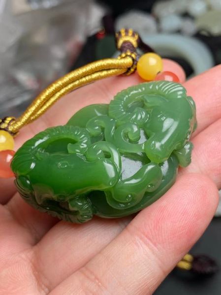 玉石生肖羊属相饰品(属羊戴玉什么饰品最招财)
