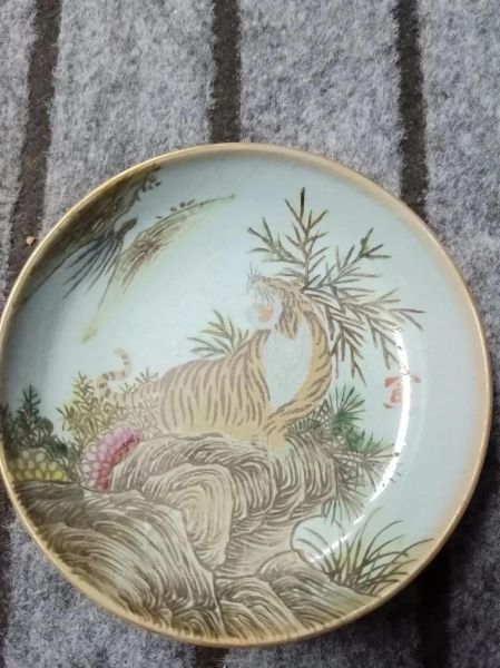 陶瓷生肖属相盘（陶瓷生肖属相盘价格是多少）