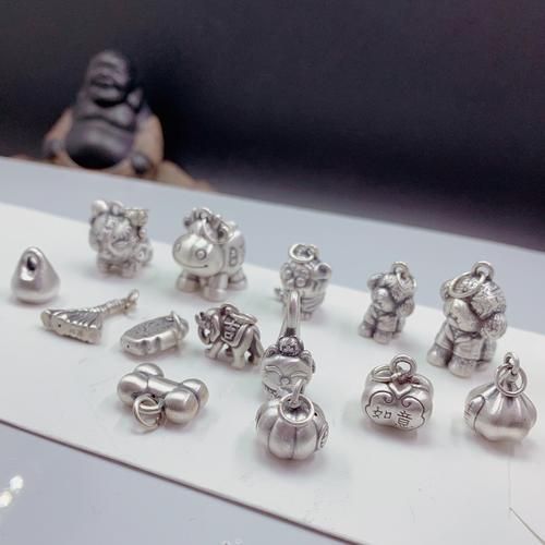 生肖属相银饰图片大全（生肖属相银饰图片大全入门🦊）