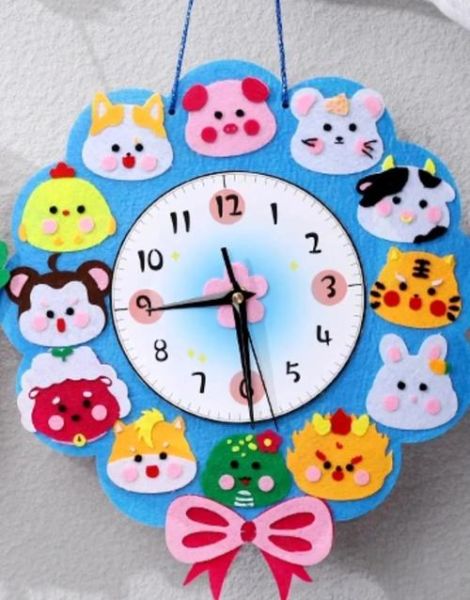 生肖属相挂钟（客厅放生肖属相挂钟好不好）