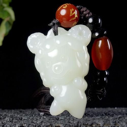 白色生肖属相挂件（白色生肖属相挂件推荐👜）