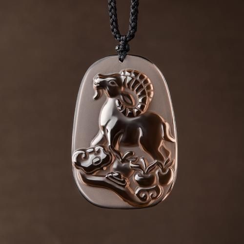 羊生肖吊坠属相（羊生肖吊坠戴法与禁忌入门）