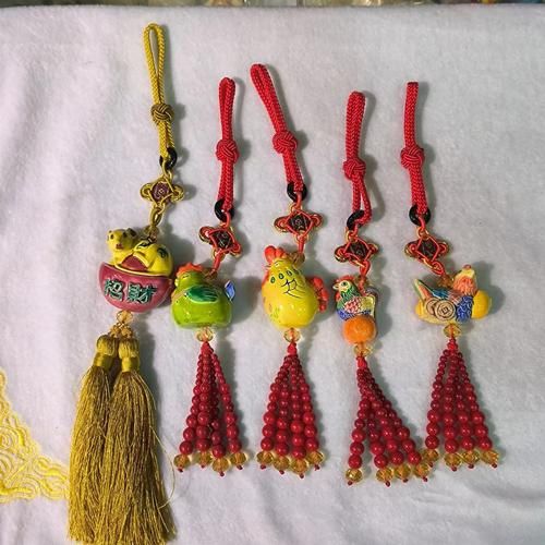 陶瓷生肖属相挂件（陶瓷生肖挂件哪里买最靠谱）