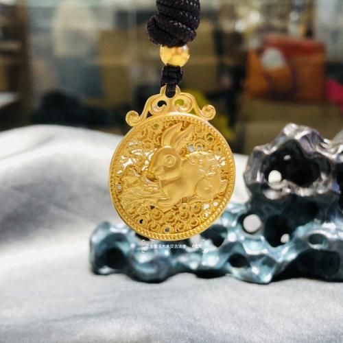 黄金生肖属相牌兔(黄金兔牌适合什么人戴?)