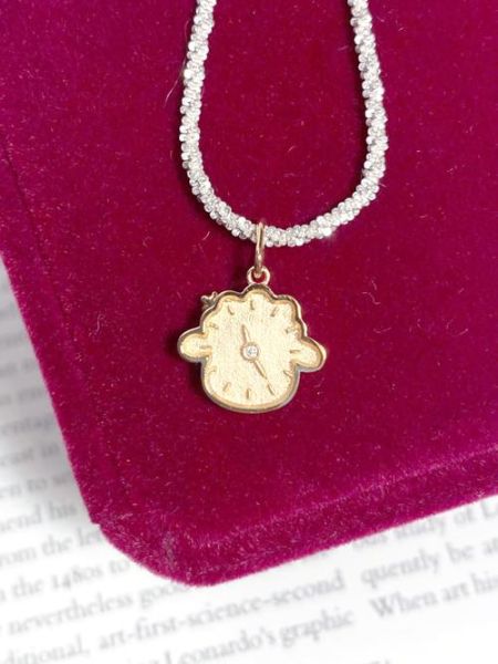 适合羊生肖项链的属相（羊生肖带什么生肖项链最旺）