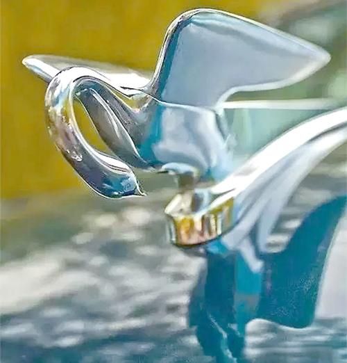 生肖属相车标贴（生肖车标贴怎么贴才吉利又防掉？）