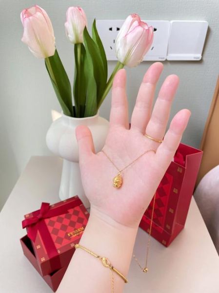 生肖蛇戴什么属相(生肖蛇戴啥生肖饰品最走运)