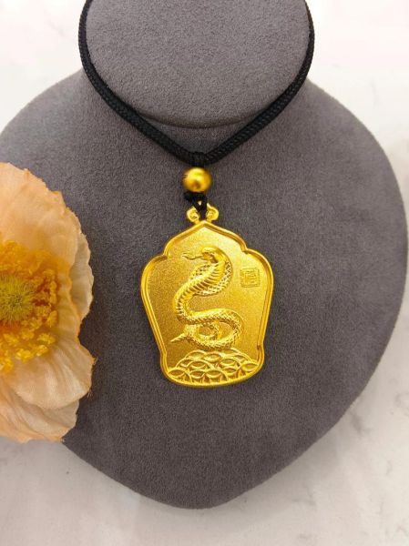 生肖属相蛇吊坠（蛇吊坠佩戴禁忌有哪些🐍💎）