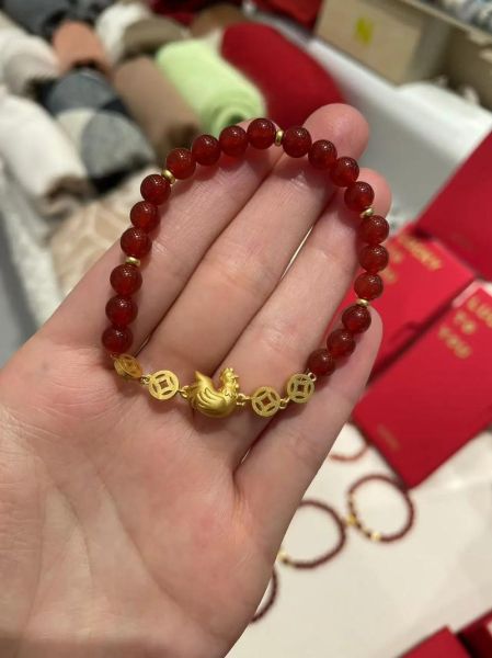 生肖属相玛瑙手串（生肖属相玛瑙手串如何挑款式）