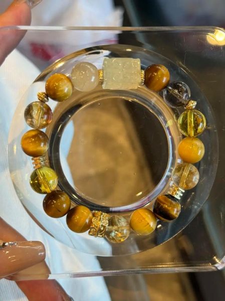 黄水晶生肖属相吊坠（黄水晶生肖属相吊坠适合什么人群？）