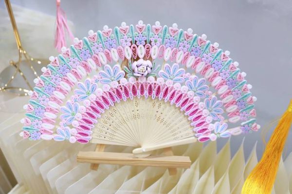 生肖属相折扇（生肖属相折扇怎么做？小白纸艺入门教程）