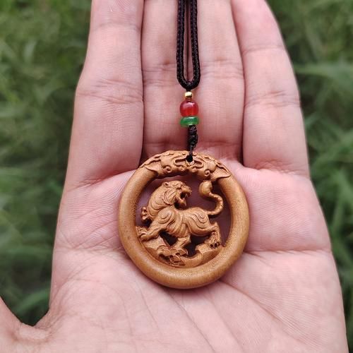 生肖属相木雕佩戴（生肖属相木雕佩戴禁忌与正确戴法）