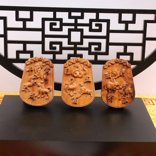 生肖属相木牌有哪些（生肖属相木牌有哪些常见款式）