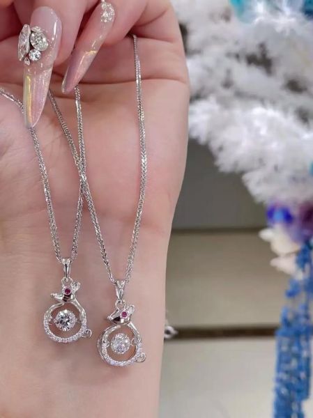 银制生肖属相吊坠（银制生肖属相吊坠哪个生肖最旺新手）