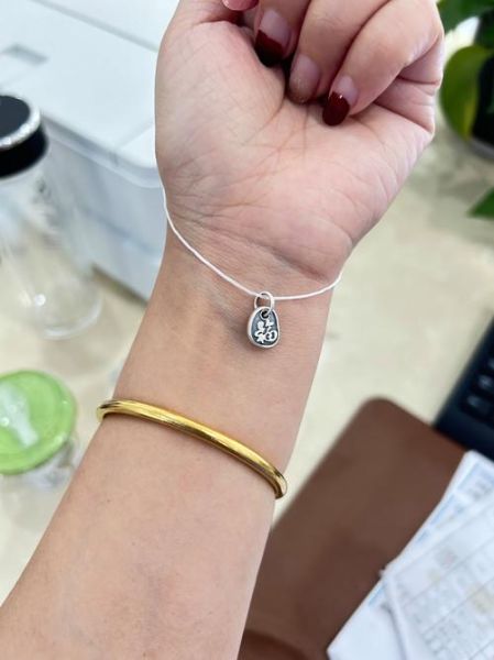 属相吊坠 生肖足银牌（2024女生生肖足银牌该怎么挑？🔍）