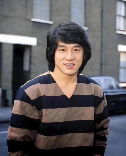 成龙儿子什么生肖属相（成龙儿子房祖名生肖揭秘）