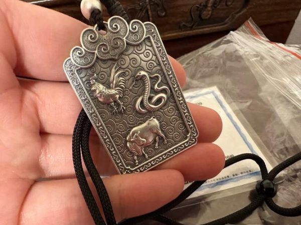 属相吊坠 生肖银子（生肖银子吊坠怎么选才最旺？）