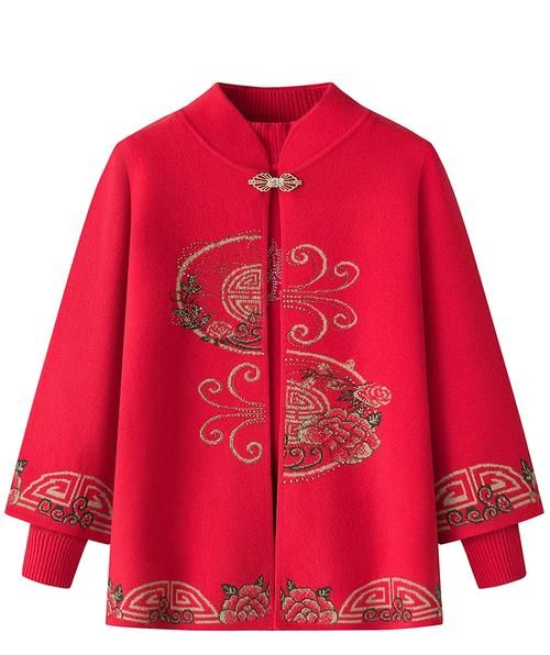 生肖属相红衣服（本命年红衣服初一穿还是立春穿）