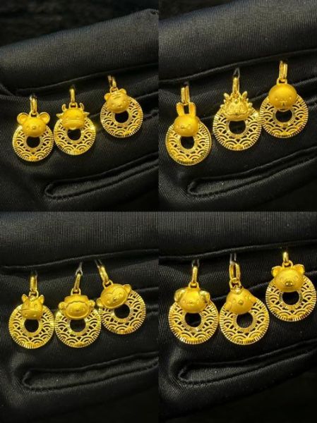 属相吊坠 生肖 金（属相吊坠黄金选哪款最合适）