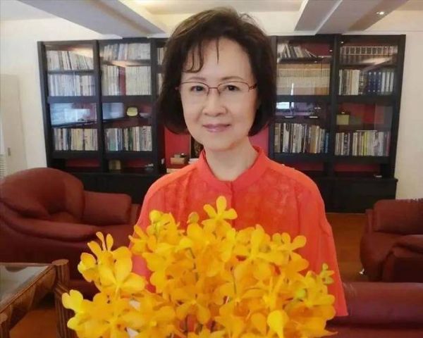 琼瑶属什么生肖属相