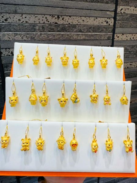 儿童属相生肖黄金（儿童属相生肖黄金吊坠怎么选）