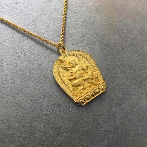 属相鸡吊坠 生肖 足金(属鸡黄金吊坠怎么选款式最保值)