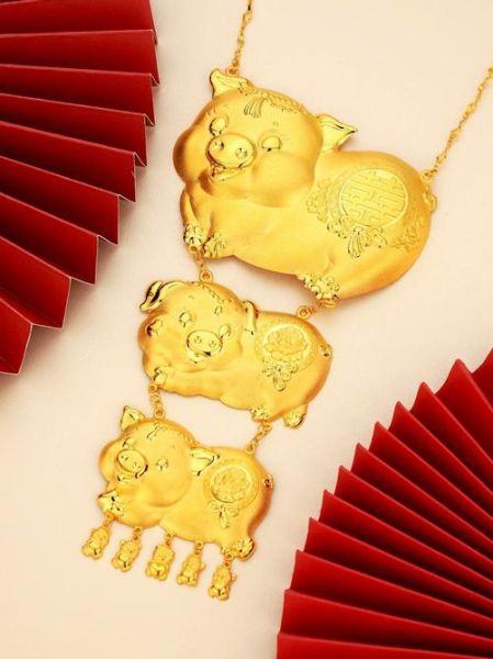 属相吊坠 生肖宝宝猪（生猪宝宝吊坠怎么选才招财又可爱）