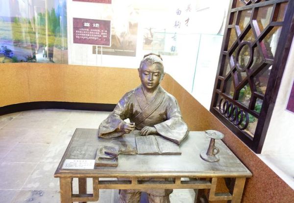 施耐庵是哪个属相的生肖（施耐庵属什么生肖）