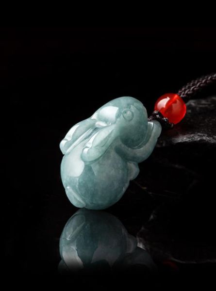 生肖兔属相佩戴饰物（生肖兔适合戴什么饰品招财）