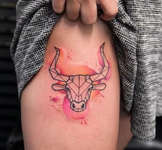 属相牛生肖纹身图片女生（女生生肖牛纹身图案推荐）