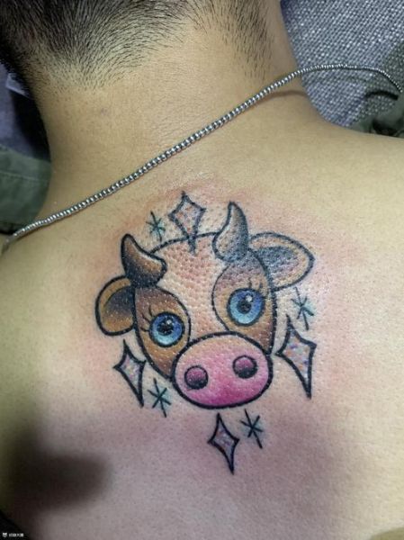 属相牛生肖纹身图片女生（女生生肖牛纹身图案推荐）