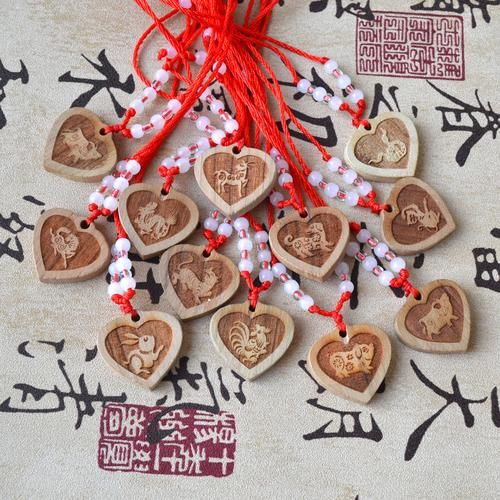 十二生肖桃木属相(十二生肖桃木属相怎么摆放才招财)