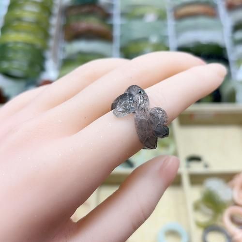 生肖属相玉石戒指（生肖属相玉石戒指女款戴哪个手指✨）