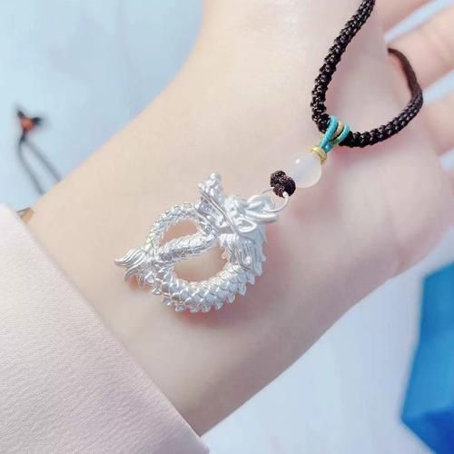 属相银吊坠生肖(新手买属相银吊坠生肖怎么挑)